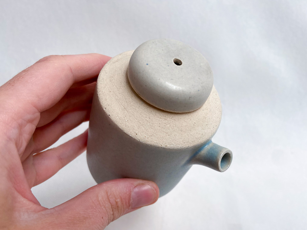 Oil or soya sauce pourer
